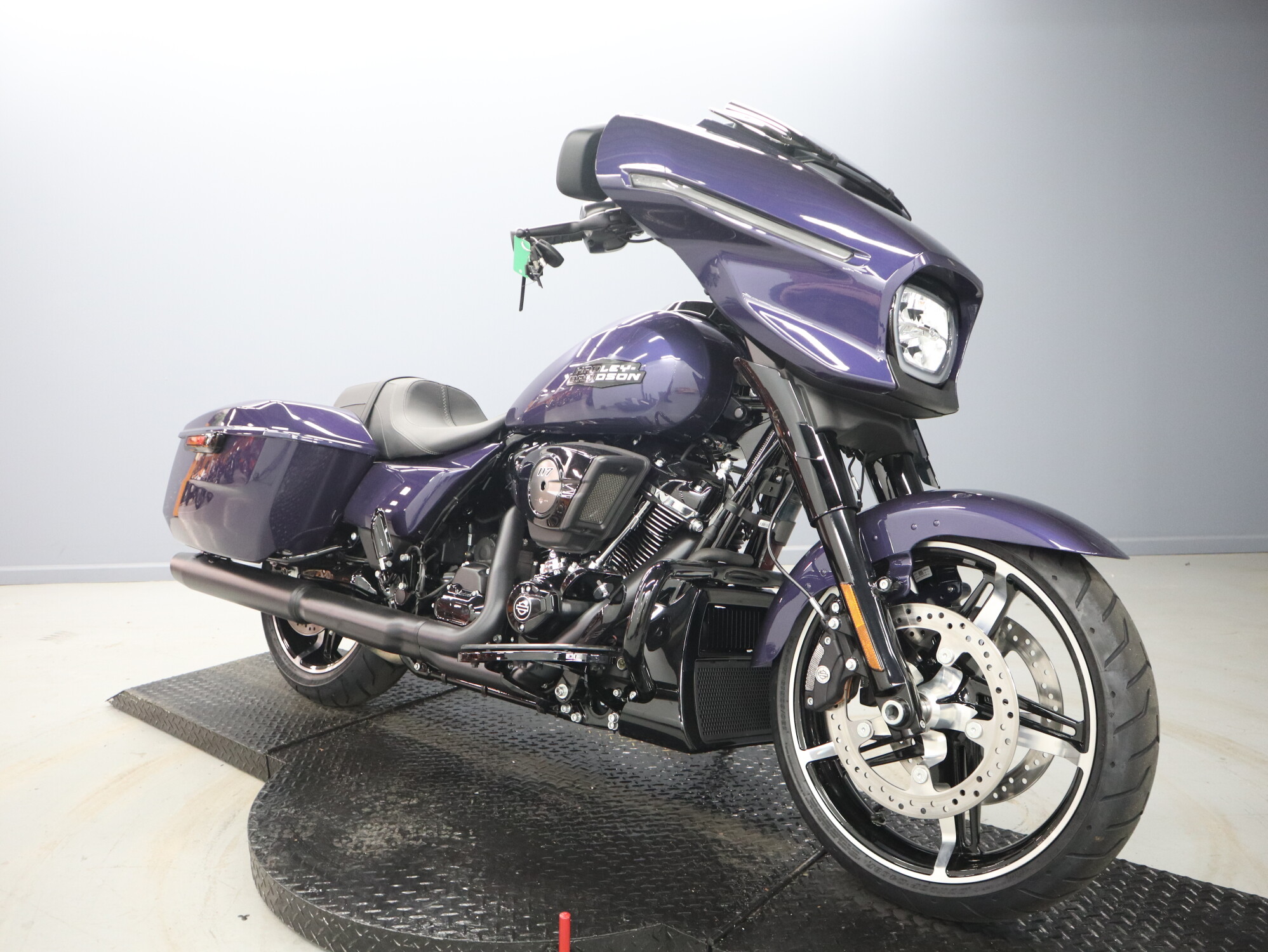 2026 Harley-Davidson® Street Glide® FLHX, photo 2
