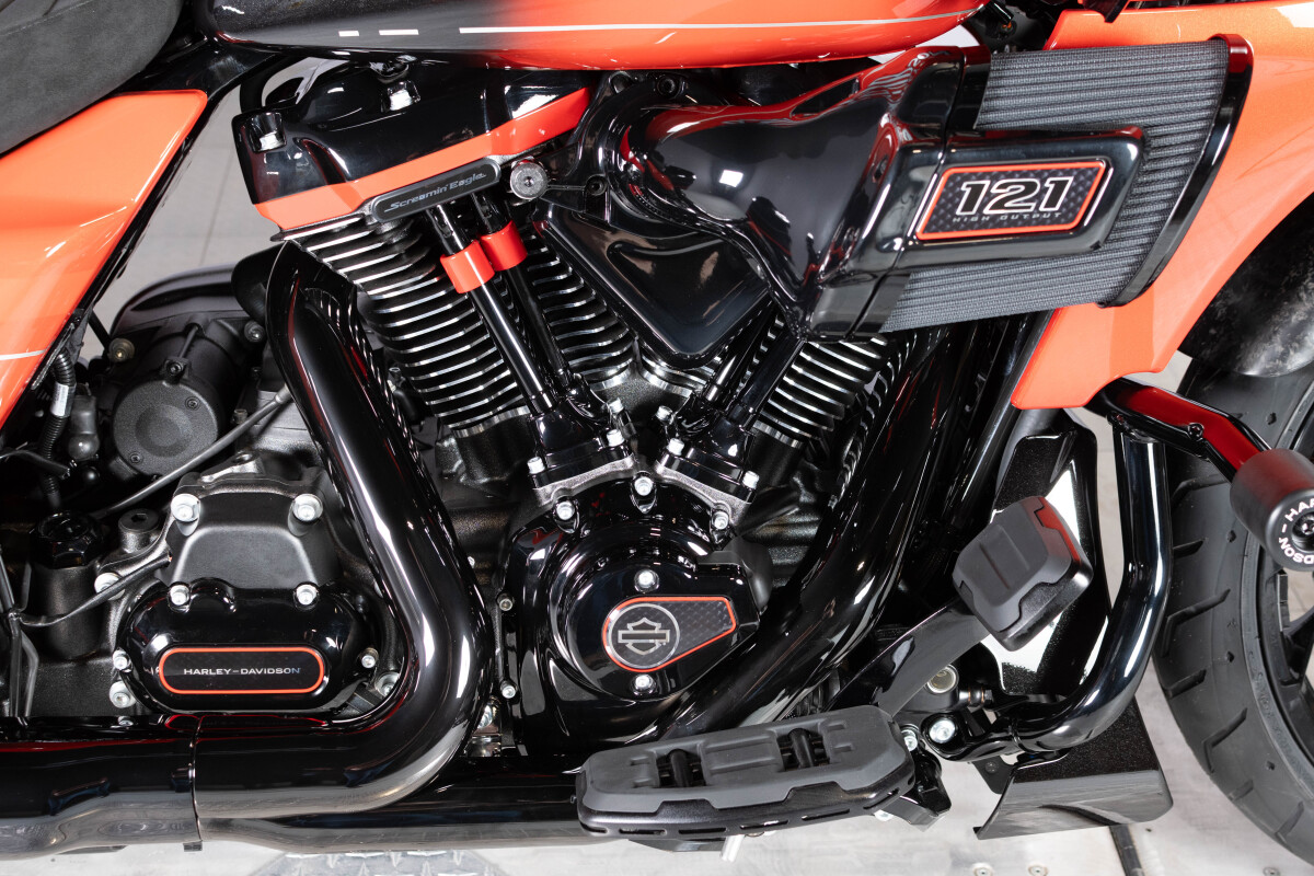 2026 Harley-Davidson® CVO Road Glide ST FLTRXSTSE, photo 15