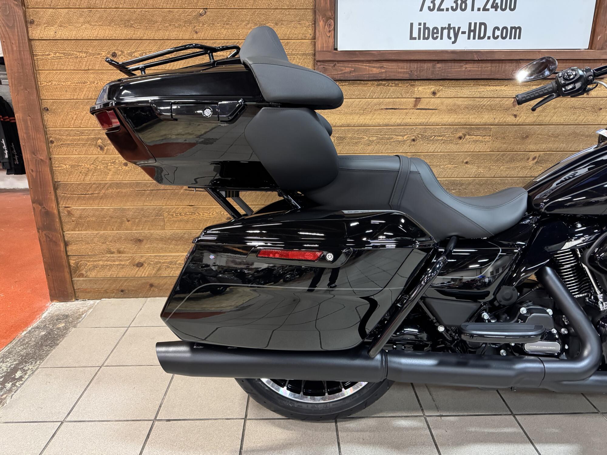 2026 Harley-Davidson® Road Glide Limited Vivid Black Black Trim FLTRXL, photo 6