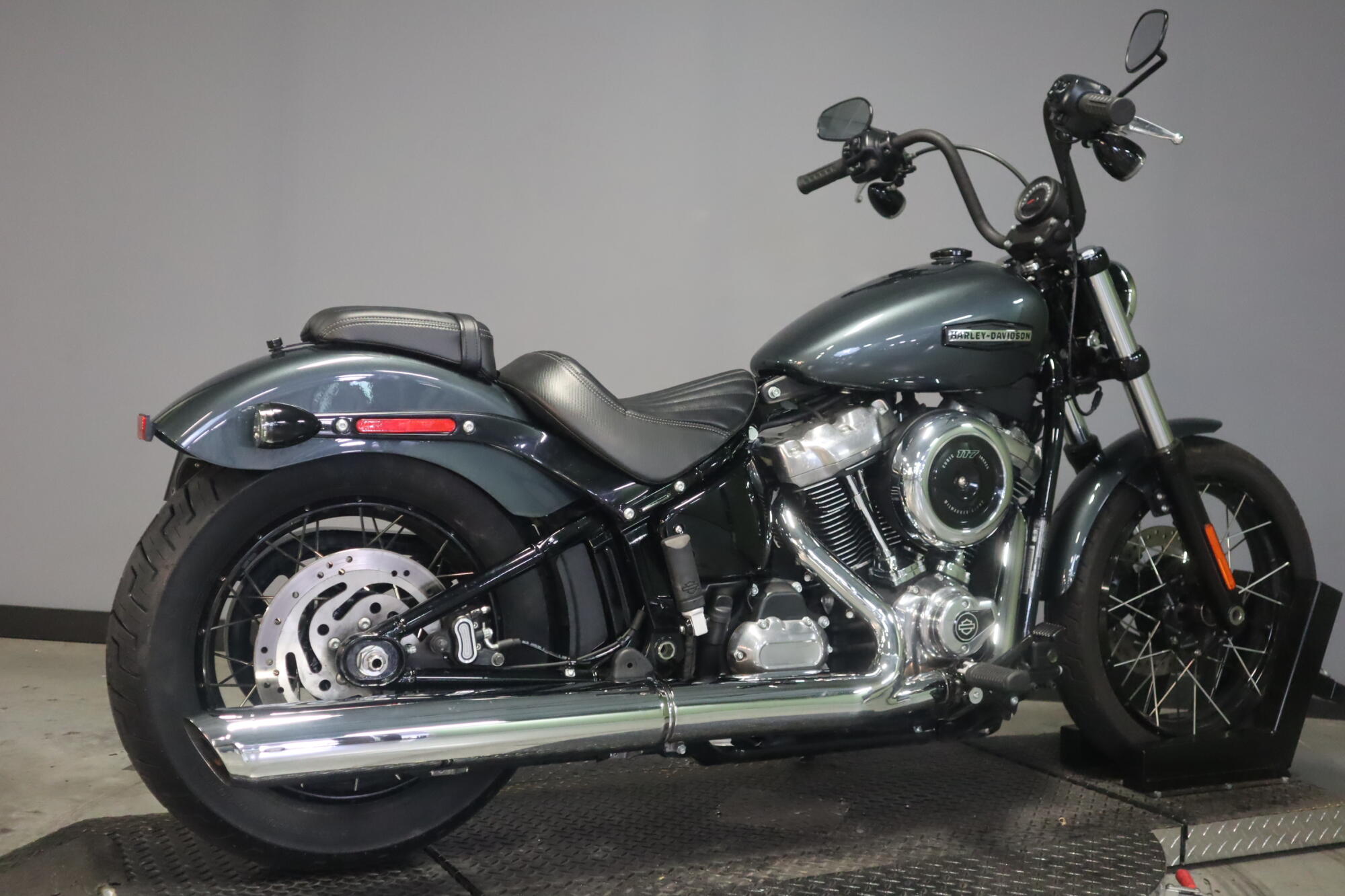 2025 Harley-Davidson® Street Bob® FXBB, photo 8