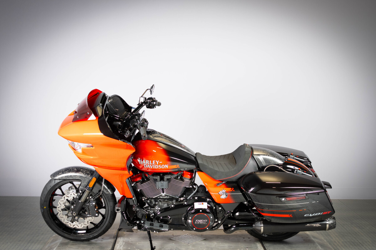 2026 Harley-Davidson® CVO Road Glide ST FLTRXSTSE, photo 5
