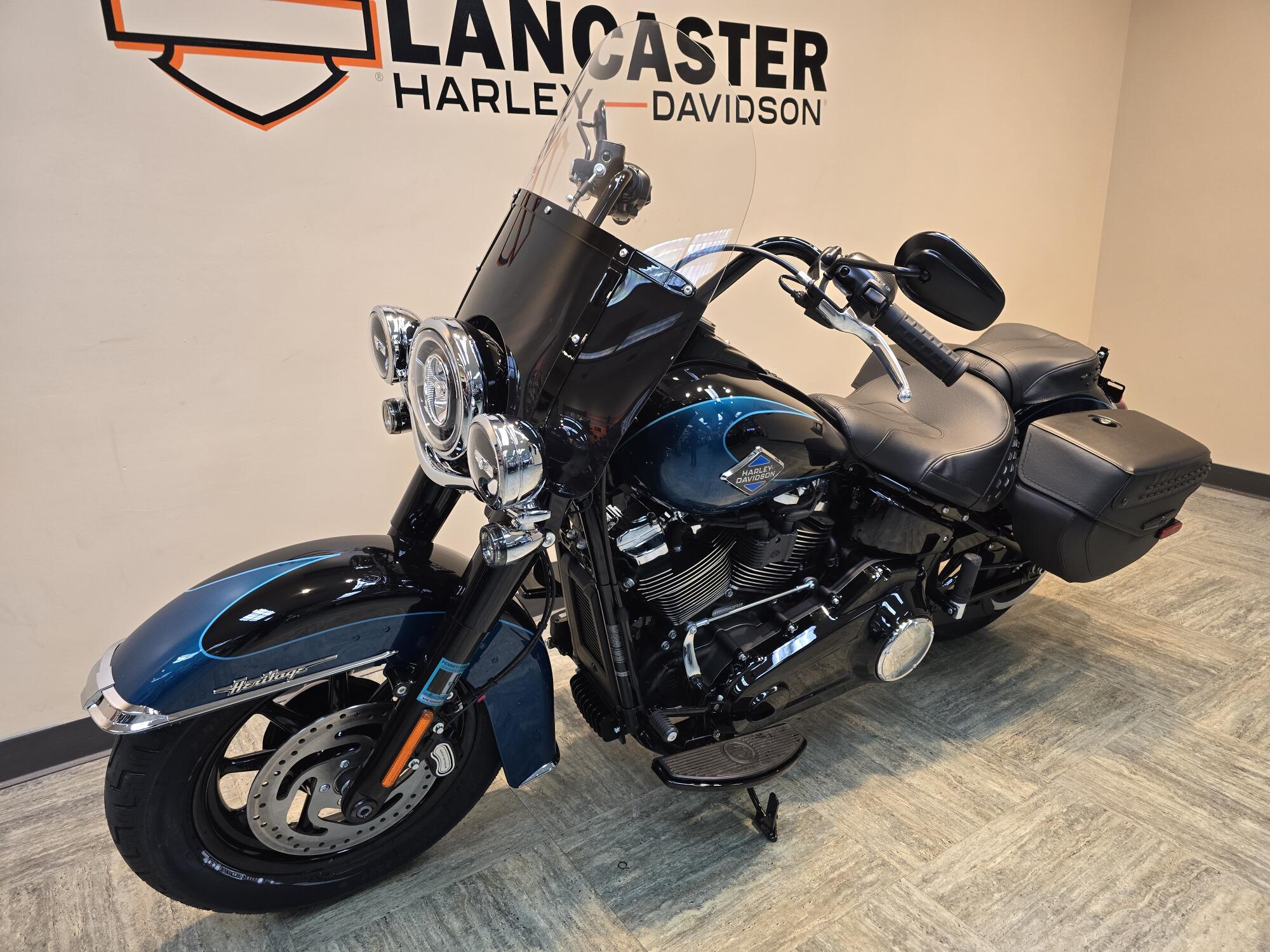2026 Harley-Davidson® Heritage Classic Teal Thunder / Vivid Black Black Cast Wheels FLHC, photo 7