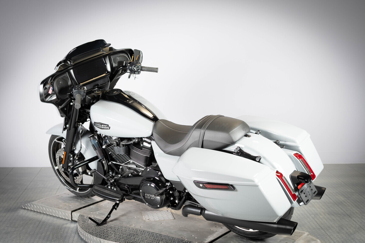 2026 Harley-Davidson® Street Glide® FLHX, photo 7