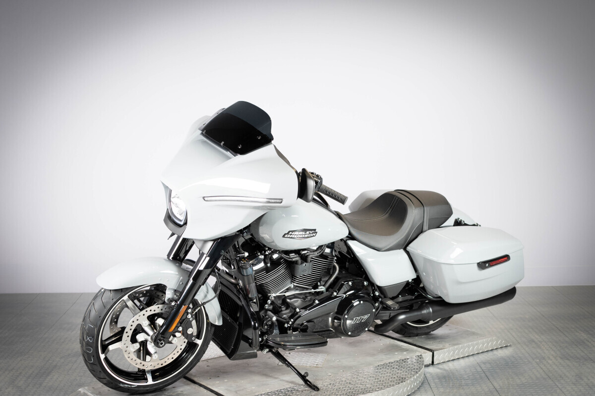 2026 Harley-Davidson® Street Glide® FLHX, photo 5