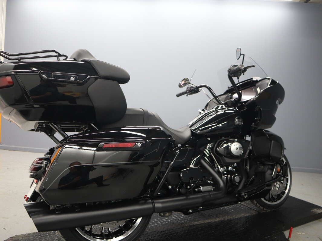 2026 Harley-Davidson® Road Glide Limited FLTRXL, photo 8