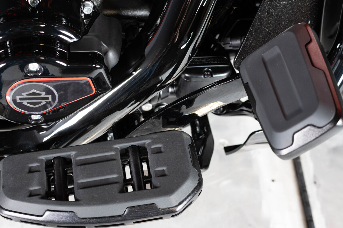 2026 Harley-Davidson® CVO Road Glide ST FLTRXSTSE, photo 16