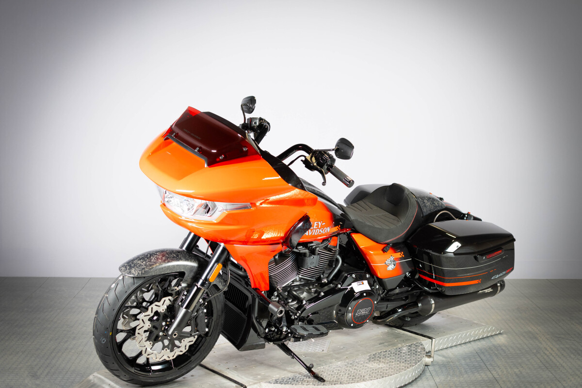 2026 Harley-Davidson® CVO Road Glide ST FLTRXSTSE, photo 4
