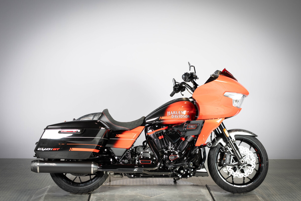 2026 Harley-Davidson® CVO Road Glide ST FLTRXSTSE