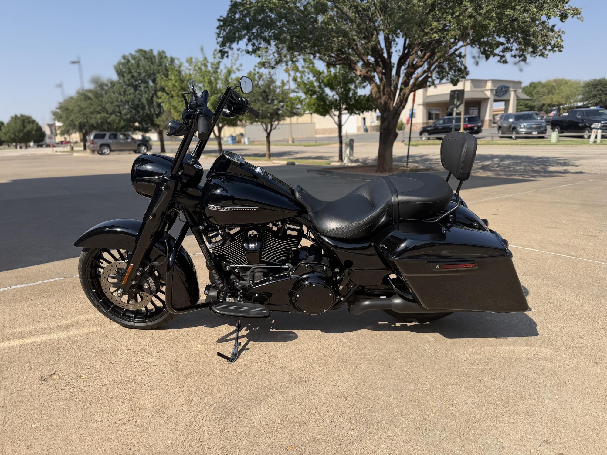 2018 Harley-Davidson® Road King® Special Vivid Black, photo 5