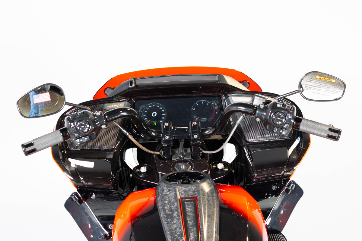 2026 Harley-Davidson® CVO Road Glide ST FLTRXSTSE, photo 9