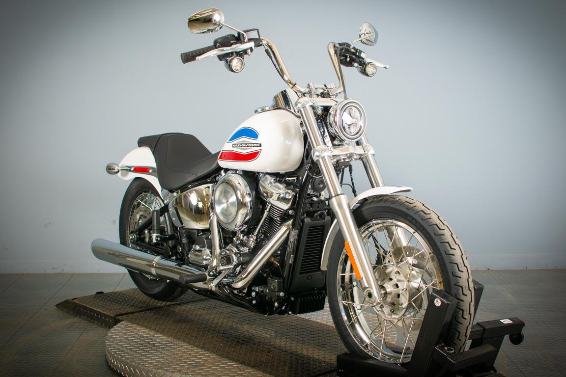 2026 Harley-Davidson® Super Glide® FXD, photo 2