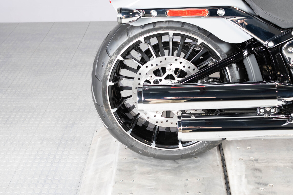 2026 Harley-Davidson® Breakout™ FXBR, photo 2