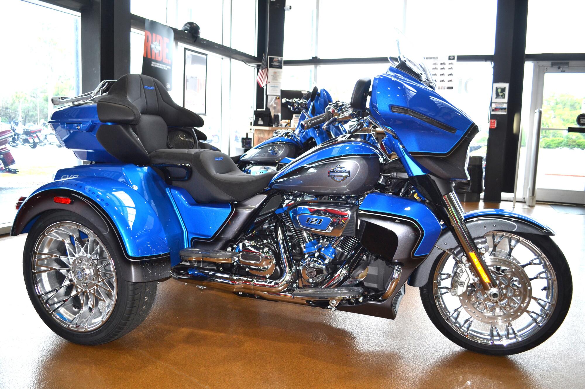 2026 Harley-Davidson® CVO Street Glide 3 Limited Electric Coast - FLHLTSE