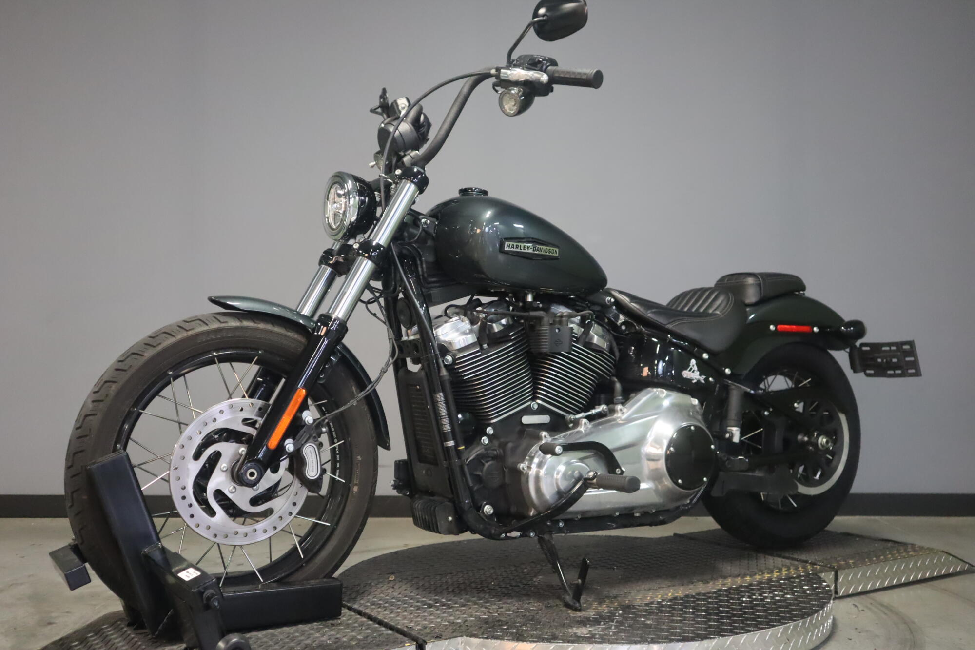 2025 Harley-Davidson® Street Bob® FXBB, photo 4