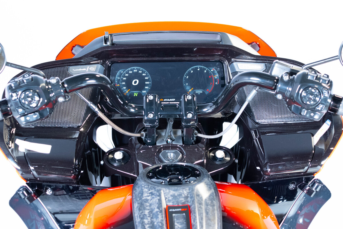 2026 Harley-Davidson® CVO Road Glide ST FLTRXSTSE, photo 30