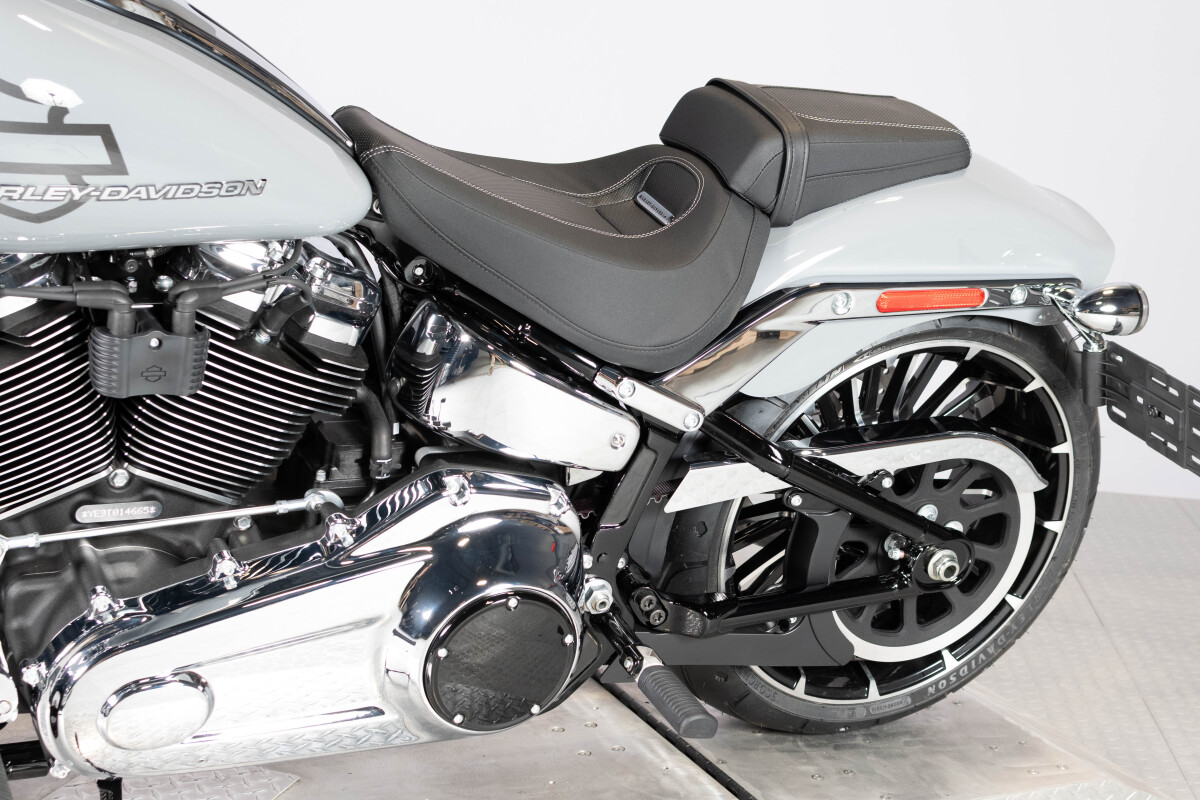 2026 Harley-Davidson® Breakout™ FXBR, photo 12