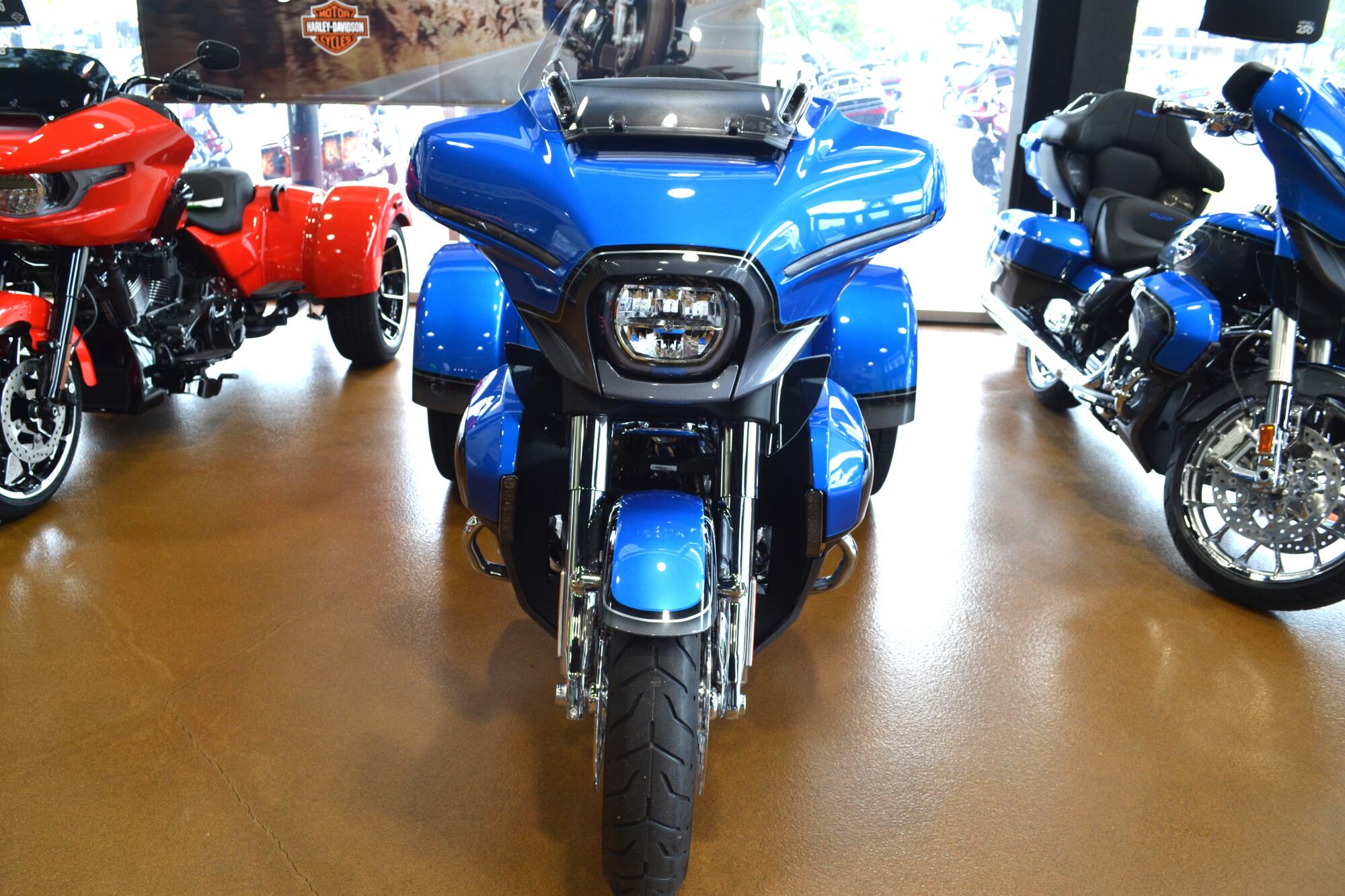 2026 Harley-Davidson® CVO Street Glide 3 Limited Electric Coast - FLHLTSE, photo 14