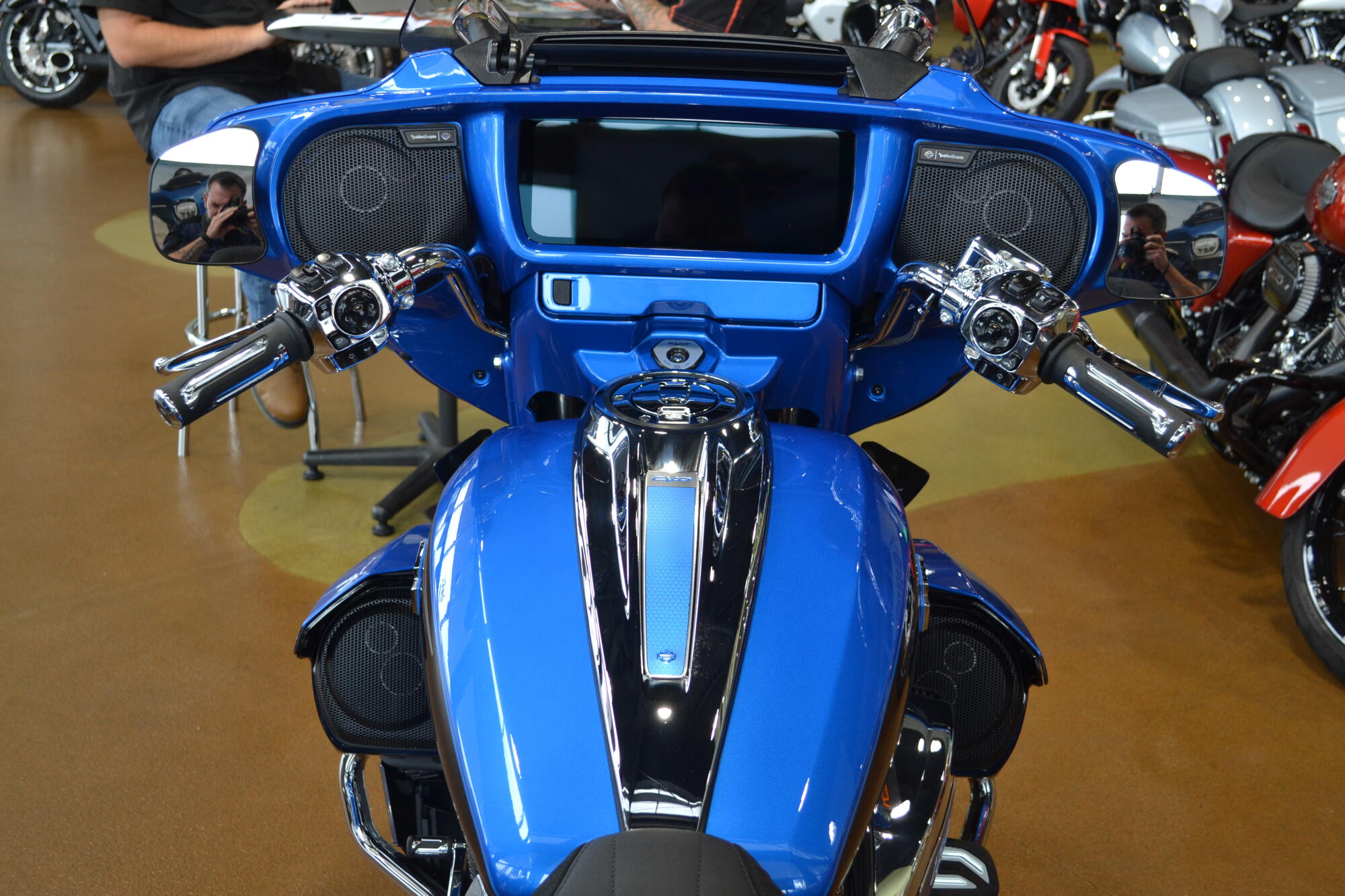2026 Harley-Davidson® CVO Street Glide 3 Limited Electric Coast - FLHLTSE, photo 6