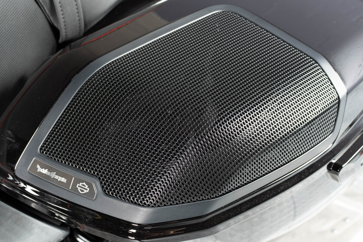 2025 Harley-Davidson® CVO™ Street Glide® FLHXSE, photo 28