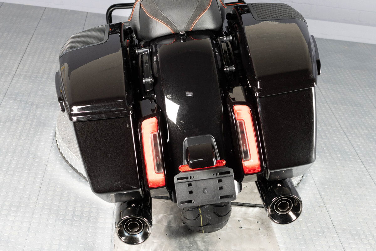 2025 Harley-Davidson® CVO™ Street Glide® FLHXSE, photo 33
