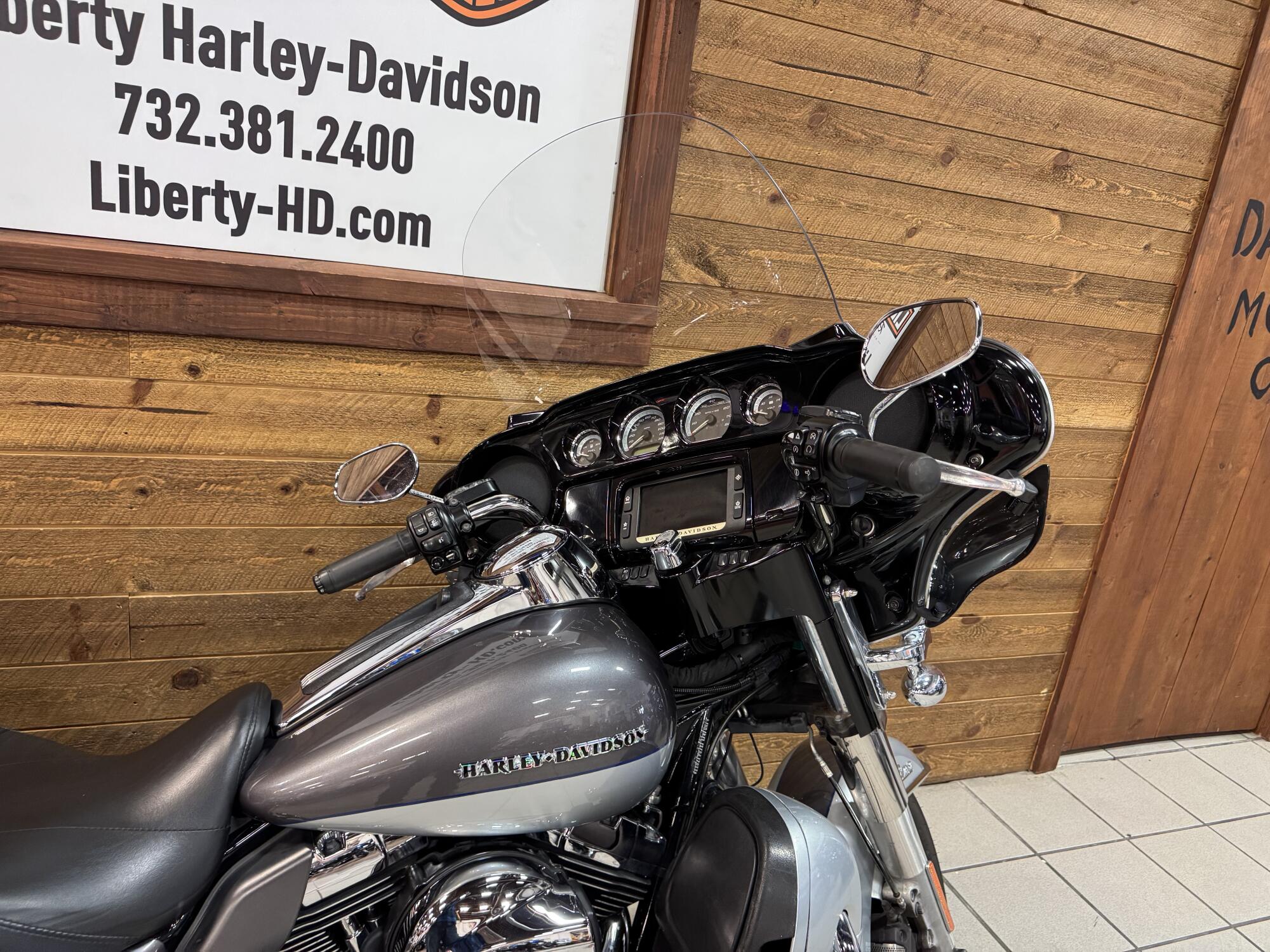 2014 Harley-Davidson® Ultra Limited Charcoal Pearl FLHTK, photo 6
