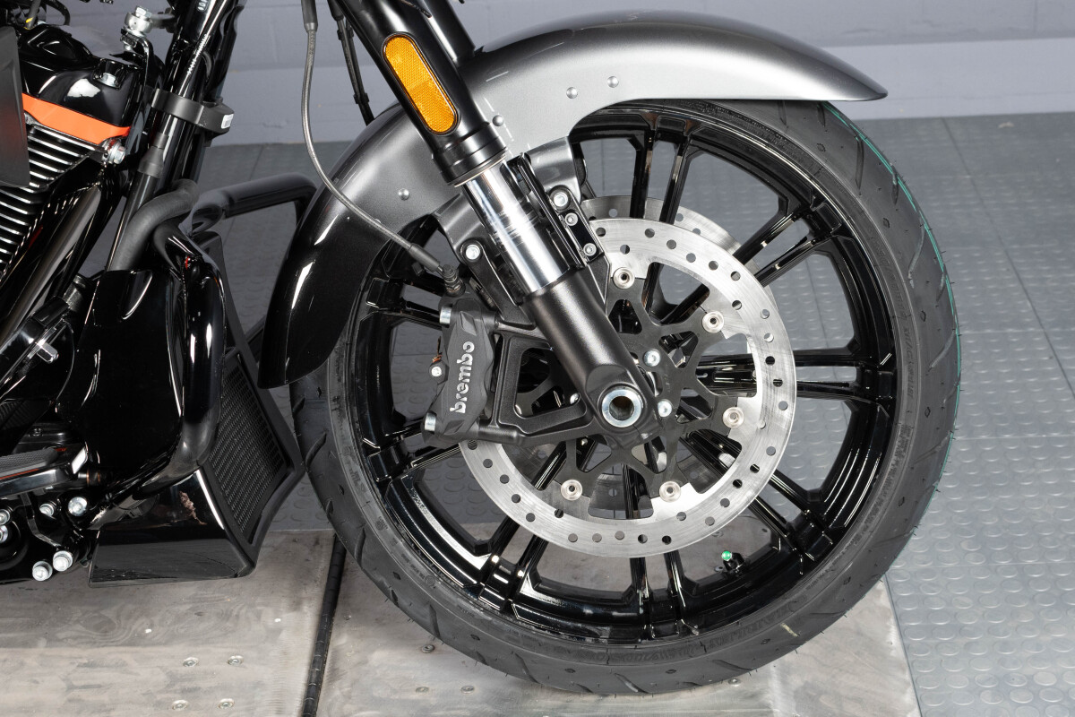 2025 Harley-Davidson® CVO™ Street Glide® FLHXSE, photo 6