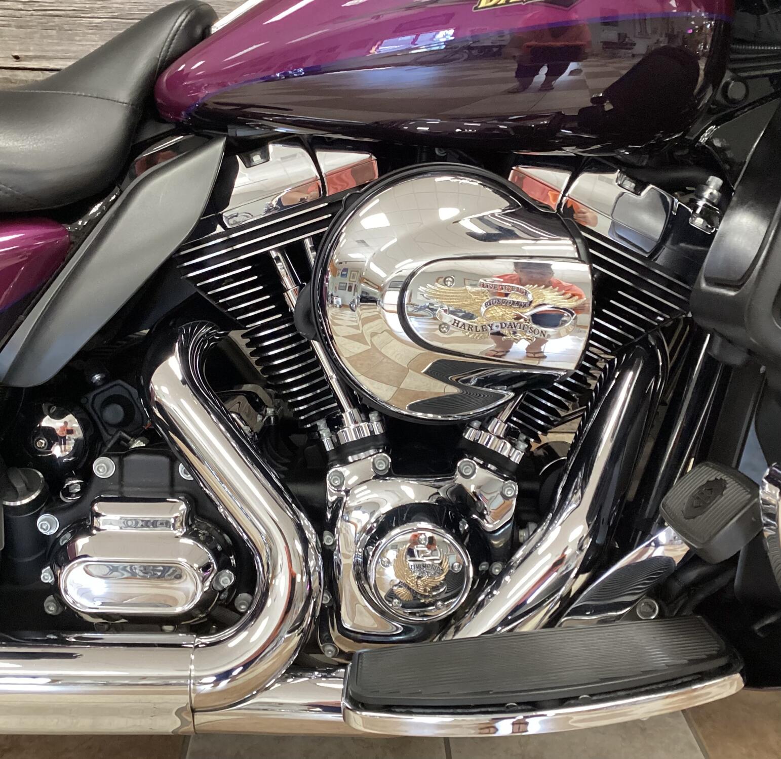2016 Harley-Davidson® Electra Glide® Ultra Classic® Custom Colour Purple Fire/Blackberry Smoke, photo 7