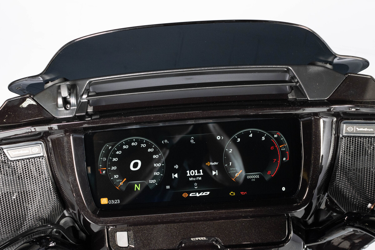 2025 Harley-Davidson® CVO™ Street Glide® FLHXSE, photo 36