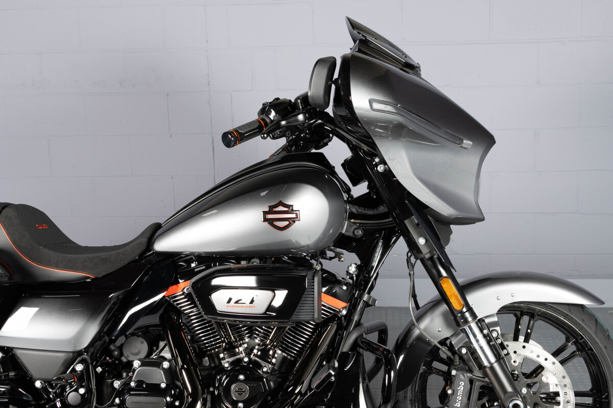 2025 Harley-Davidson® CVO™ Street Glide® FLHXSE, photo 7