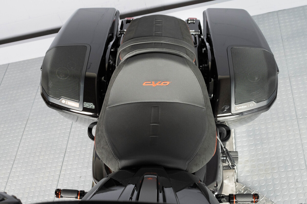 2025 Harley-Davidson® CVO™ Street Glide® FLHXSE, photo 46