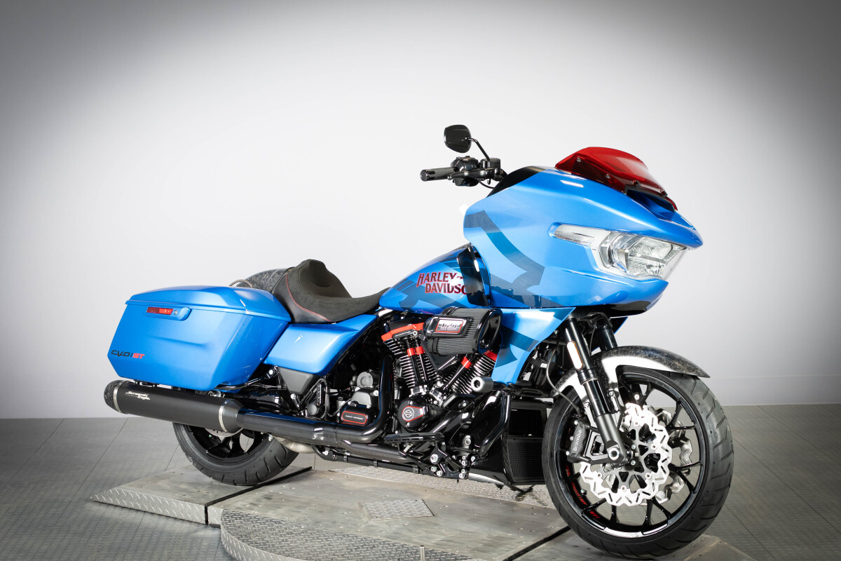2026 Harley-Davidson® CVO Road Glide ST FLTRXSTSE, photo 9