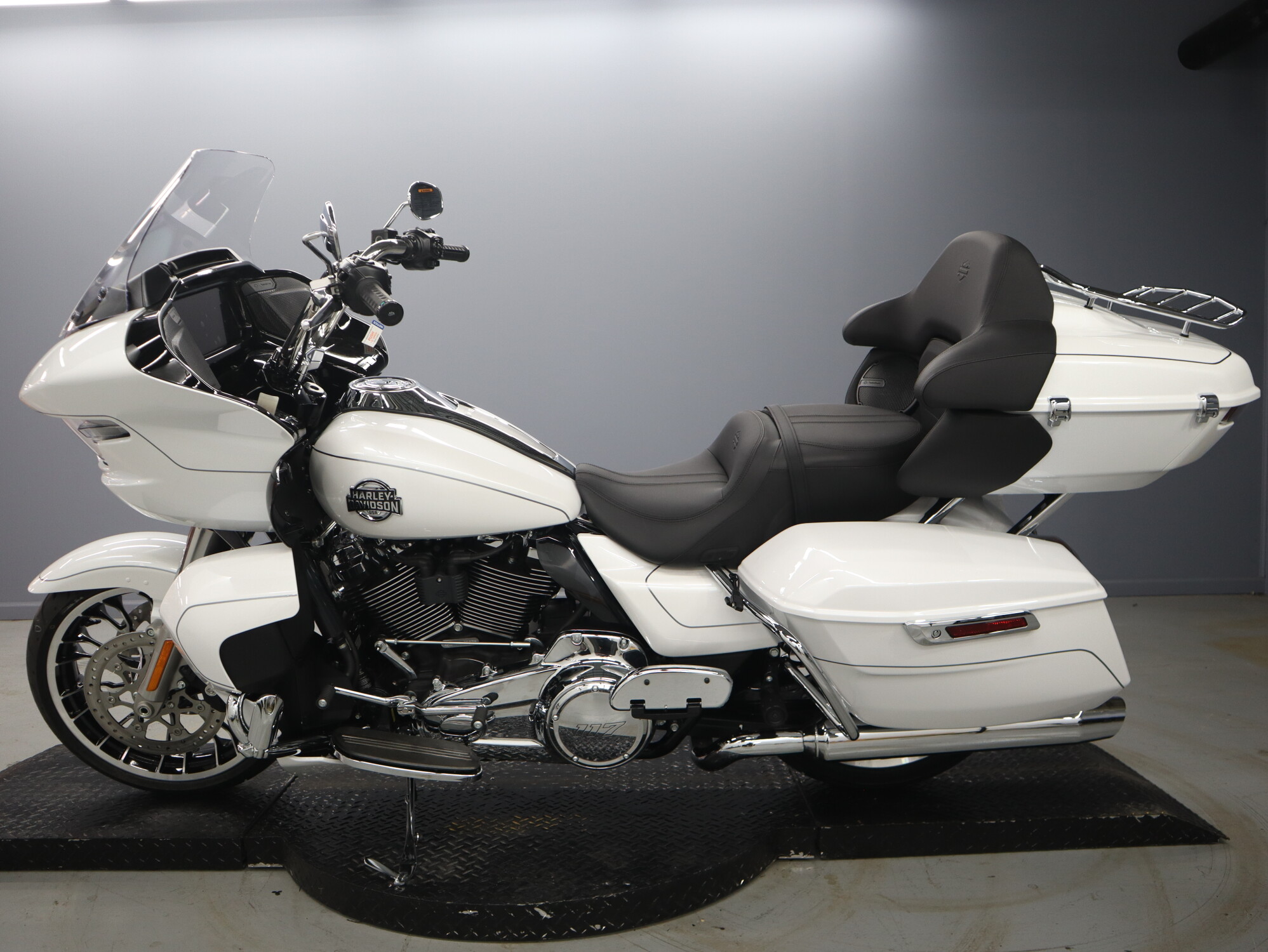 2026 Harley-Davidson® Road Glide Limited FLTRXL, photo 5
