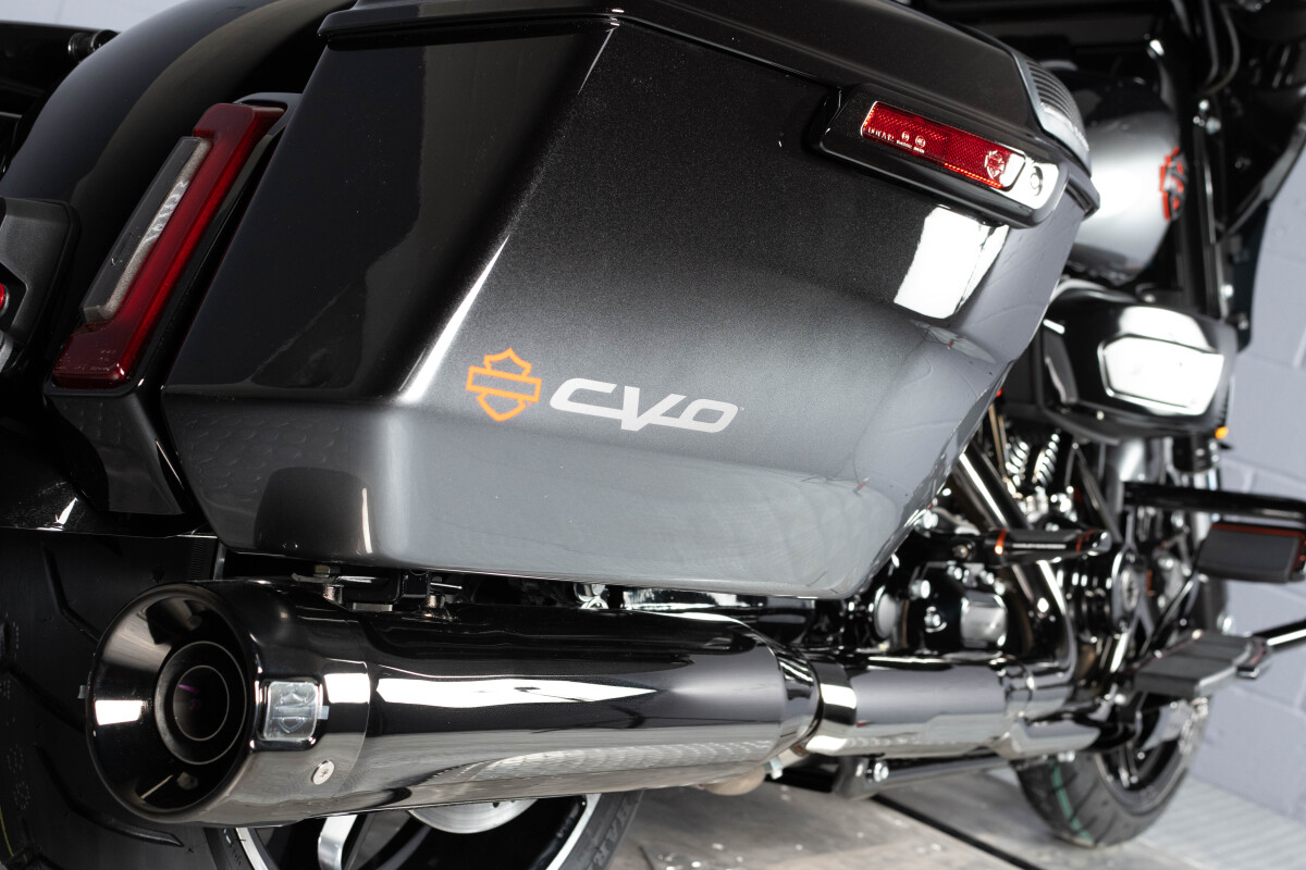 2025 Harley-Davidson® CVO™ Street Glide® FLHXSE, photo 13