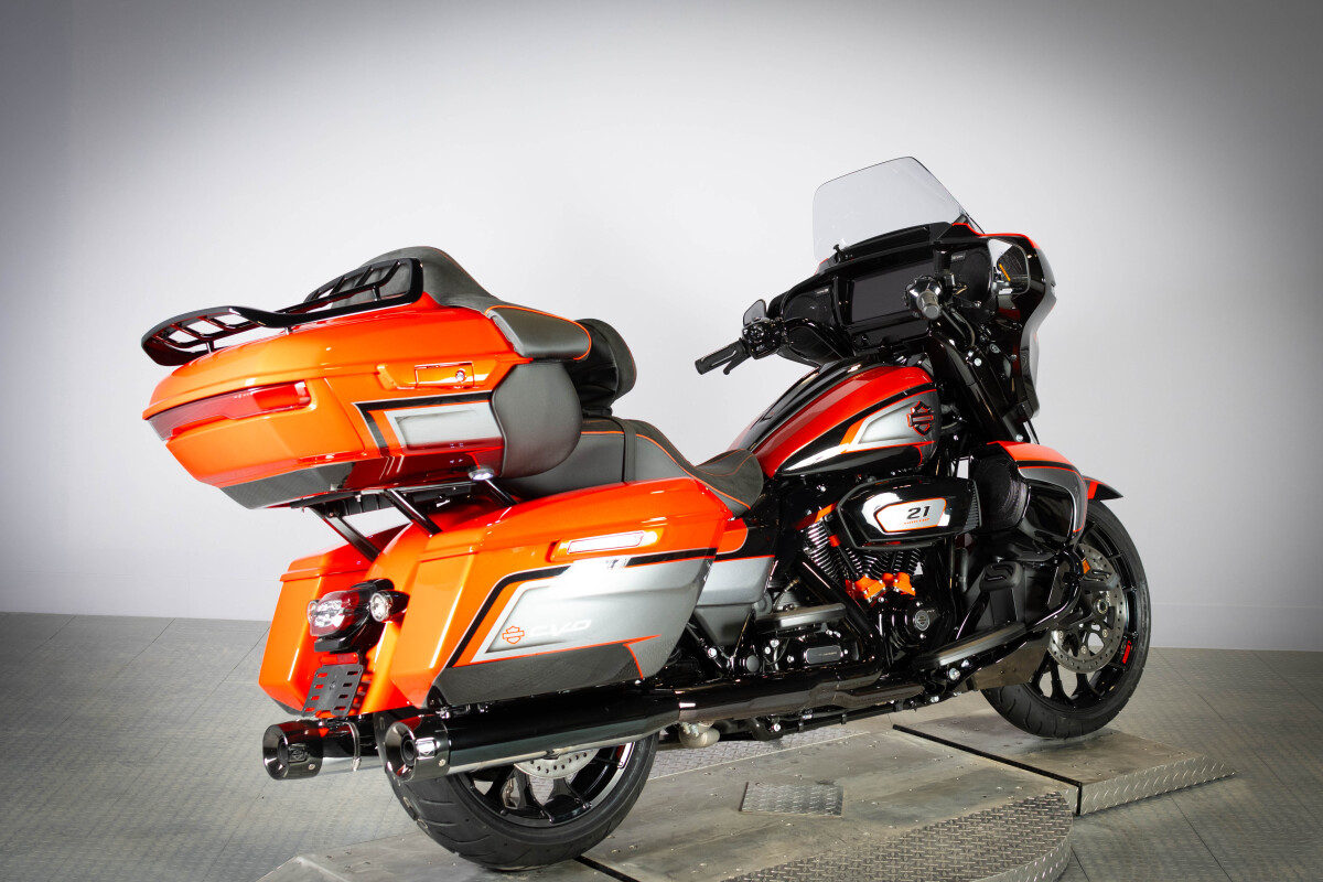 2026 Harley-Davidson® CVO Street Glide Limited FLHXLSE, photo 38