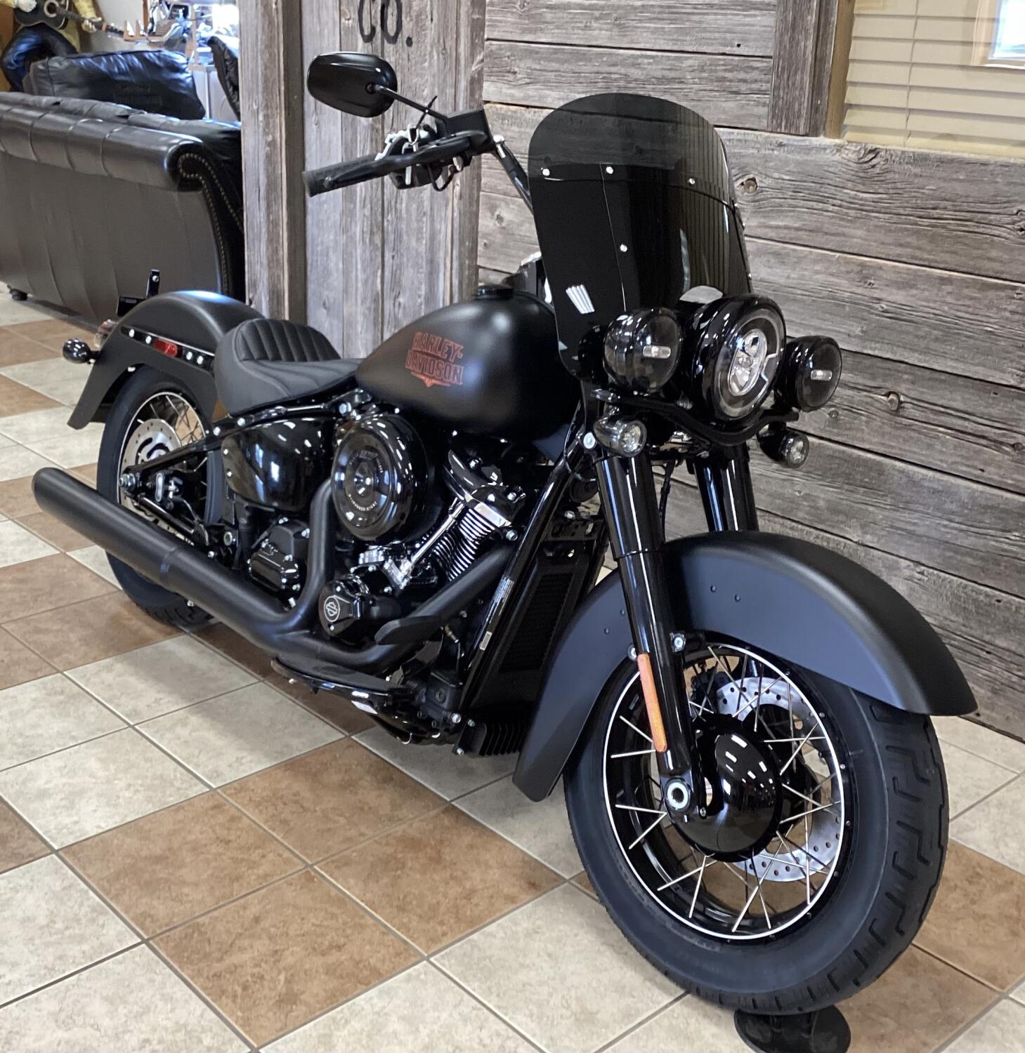 2026 Harley-Davidson® Deadwood™ Black Denim, photo 6