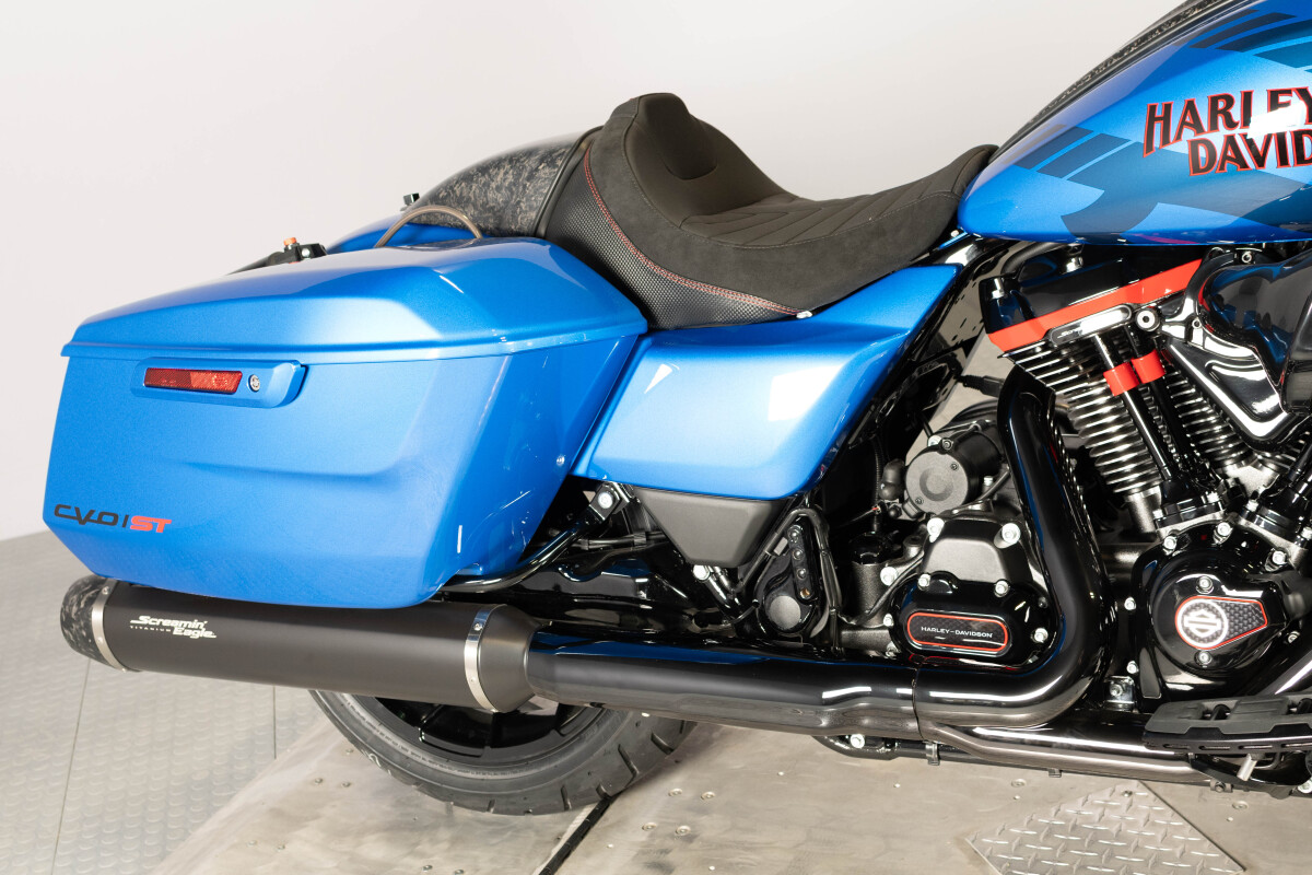 2026 Harley-Davidson® CVO Road Glide ST FLTRXSTSE, photo 8