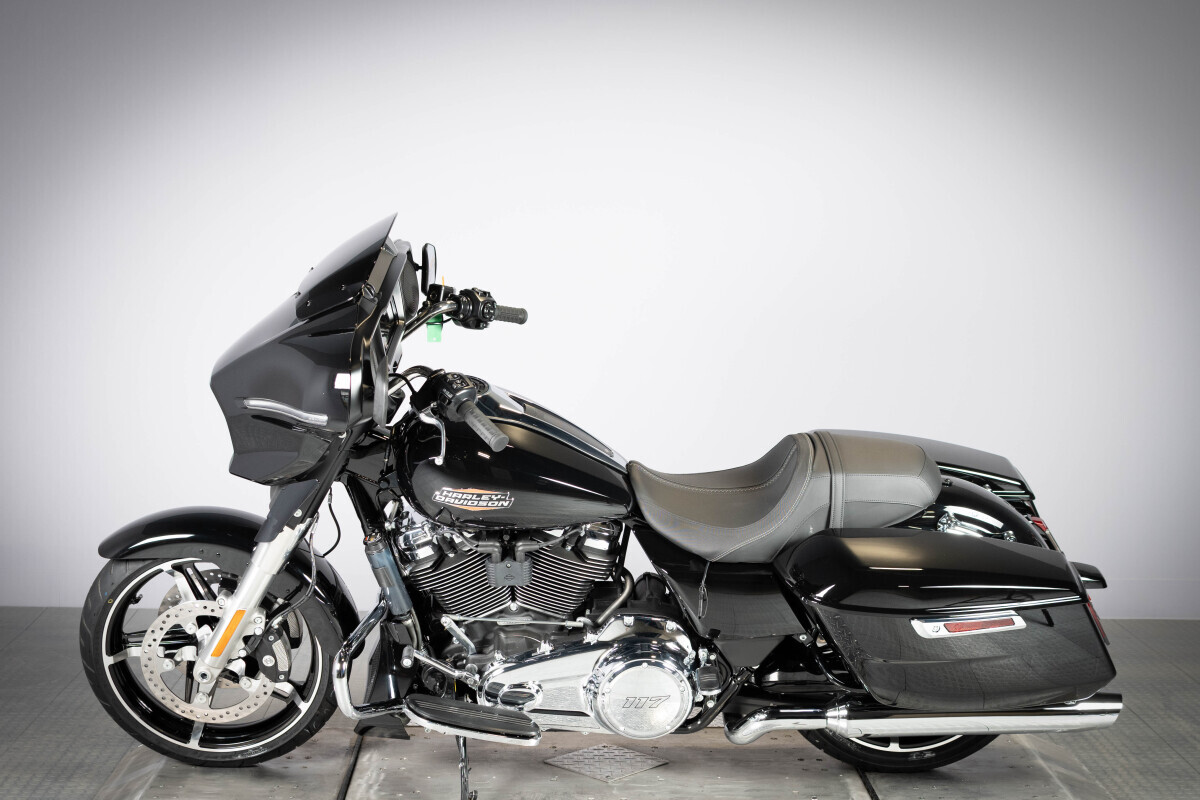 2026 Harley-Davidson® Street Glide® FLHX, photo 6