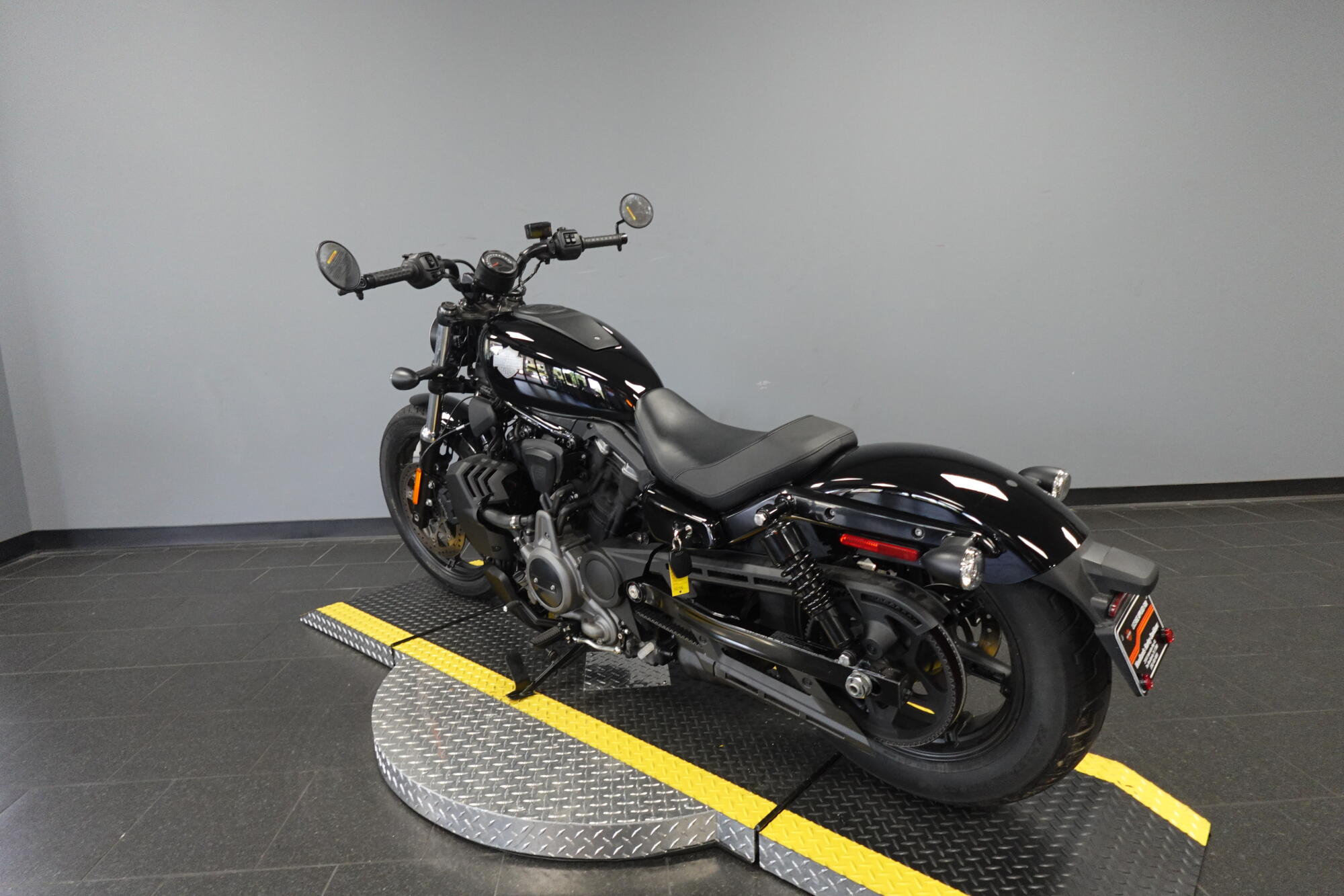 2024 Harley-Davidson® Nightster™ RH975, photo 7