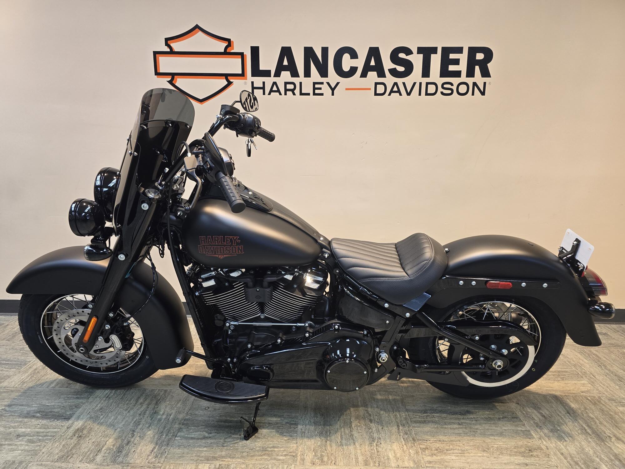 2026 Harley-Davidson® Deadwood™ Black Denim FLHD, photo 6