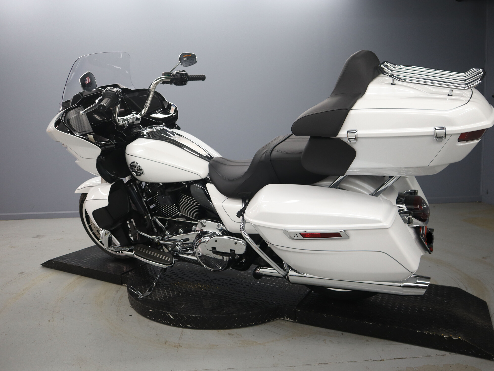 2026 Harley-Davidson® Road Glide Limited FLTRXL, photo 6