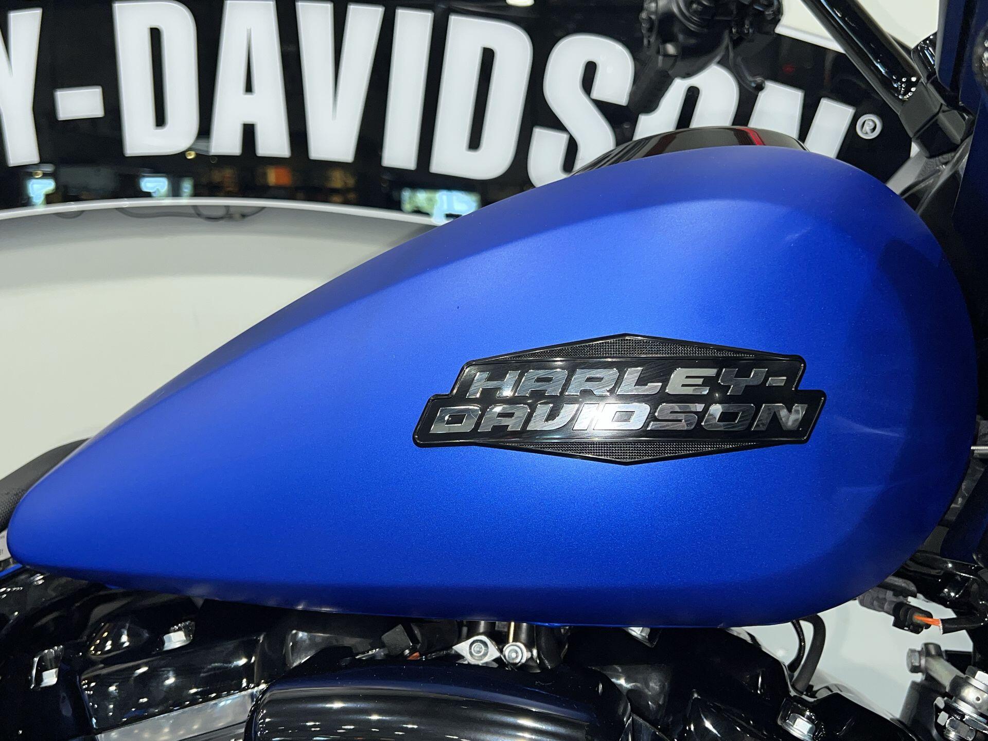 2026 Harley-Davidson® Road Glide™ FLTRX, photo 5