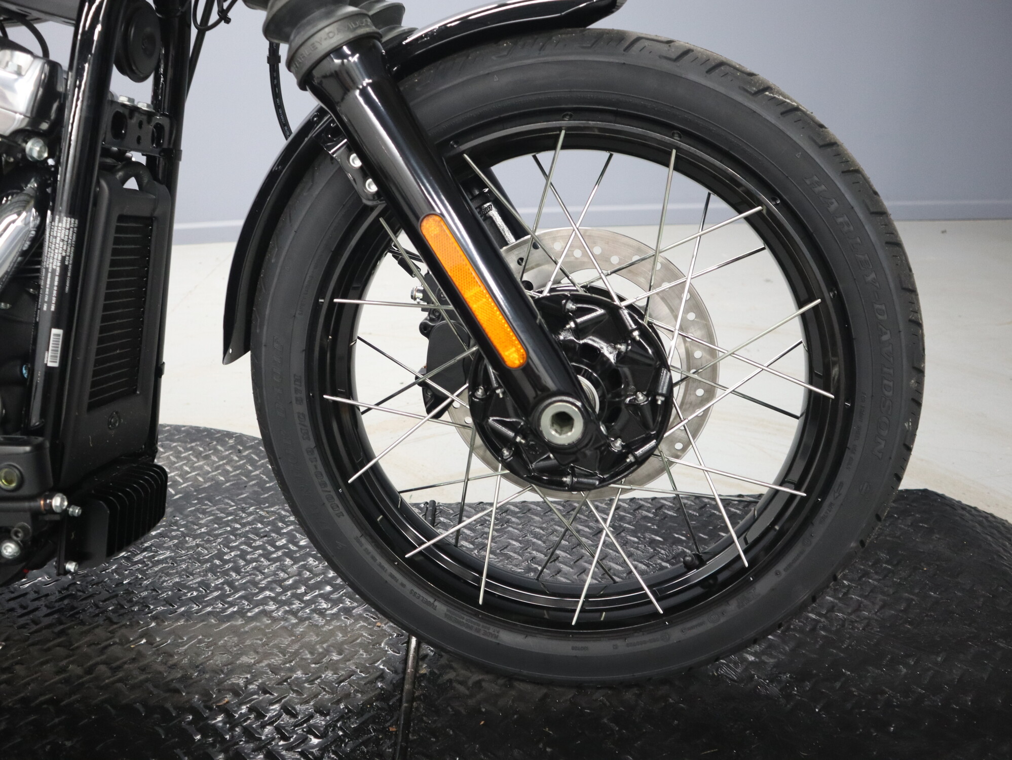 2026 Harley-Davidson® Street Bob® FXBB, photo 13