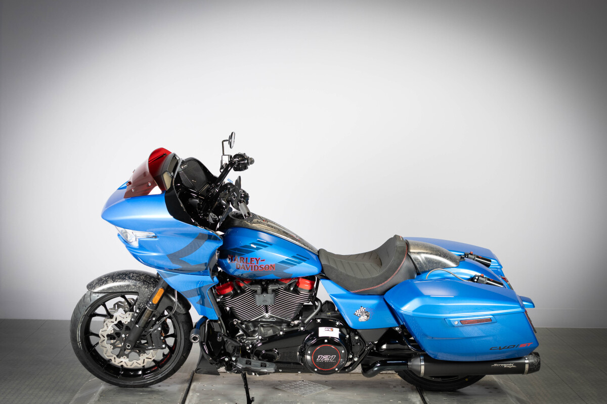 2026 Harley-Davidson® CVO Road Glide ST FLTRXSTSE, photo 16