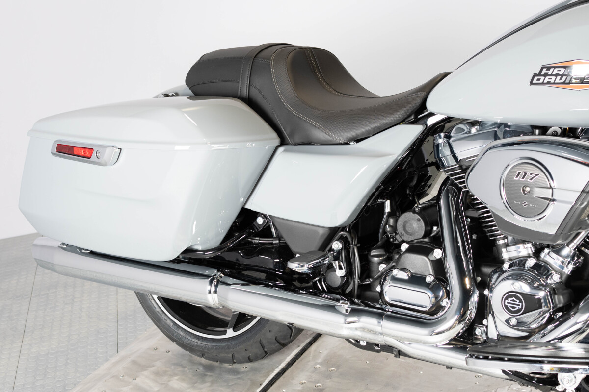 2026 Harley-Davidson® Road Glide™ FLTRX, photo 8