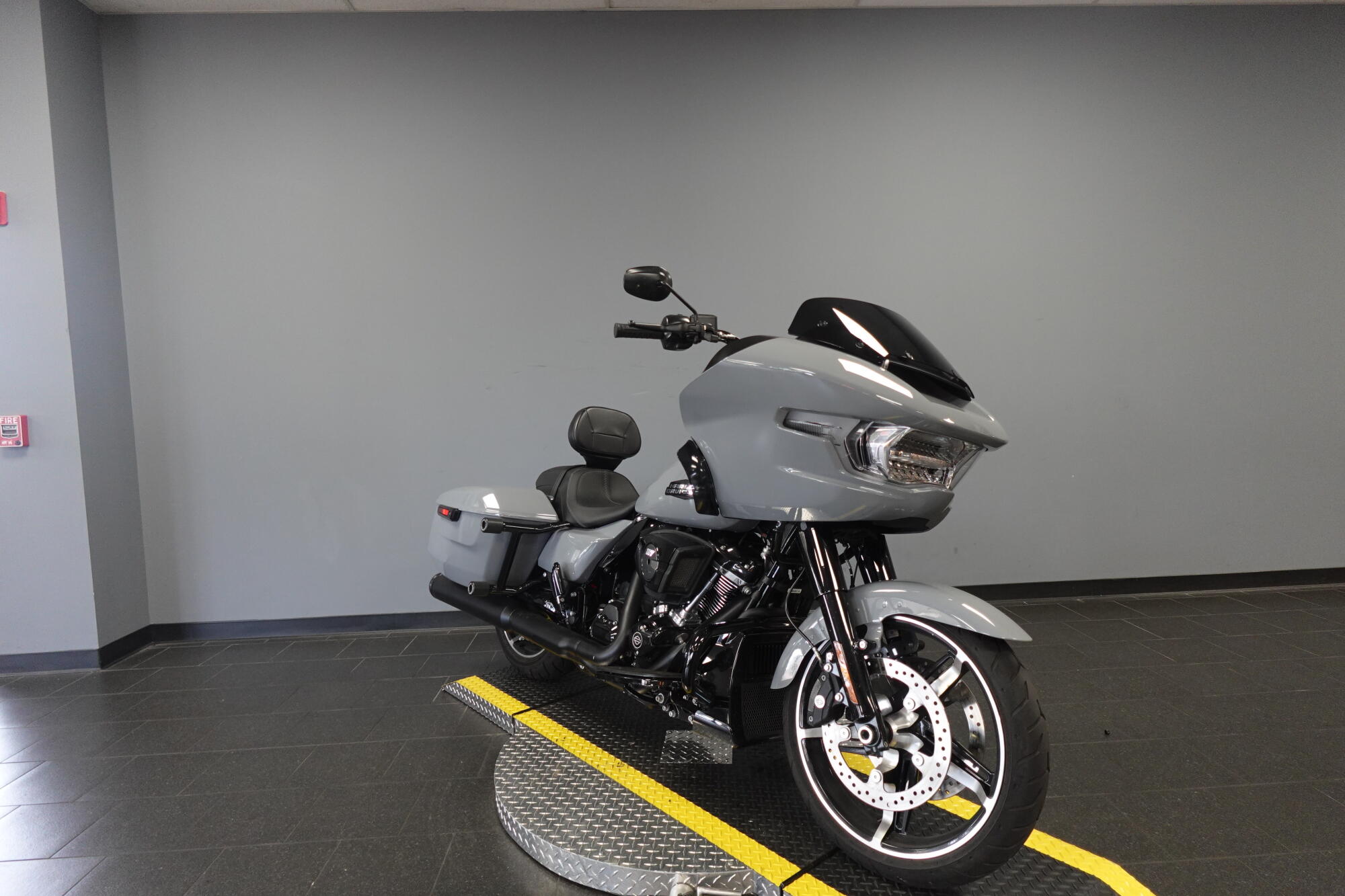 2026 Harley-Davidson® Road Glide® FLTRX, photo 2