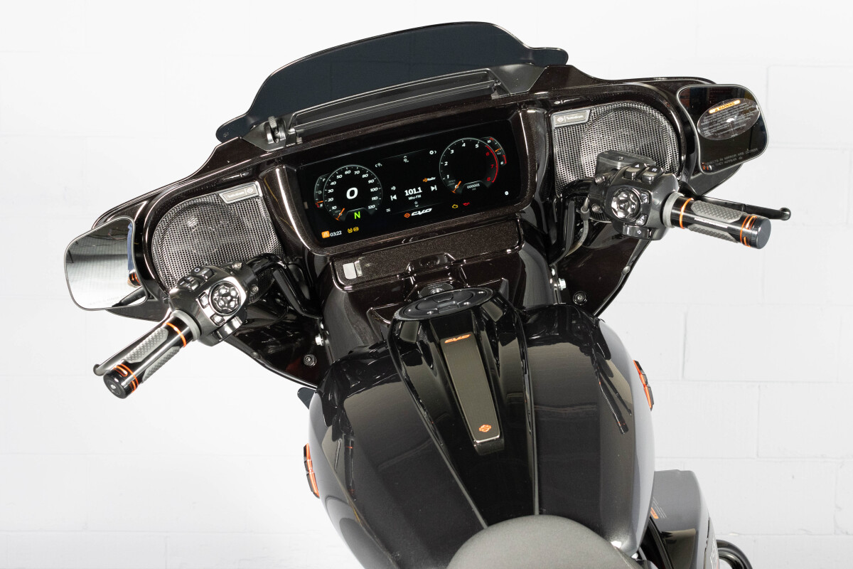 2025 Harley-Davidson® CVO™ Street Glide® FLHXSE, photo 35