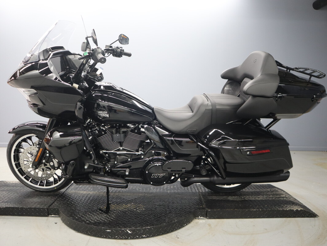 2026 Harley-Davidson® Road Glide Limited FLTRXL, photo 5