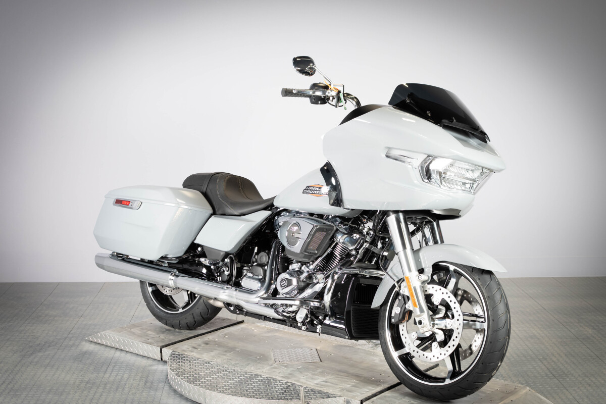 2026 Harley-Davidson® Road Glide™ FLTRX, photo 9