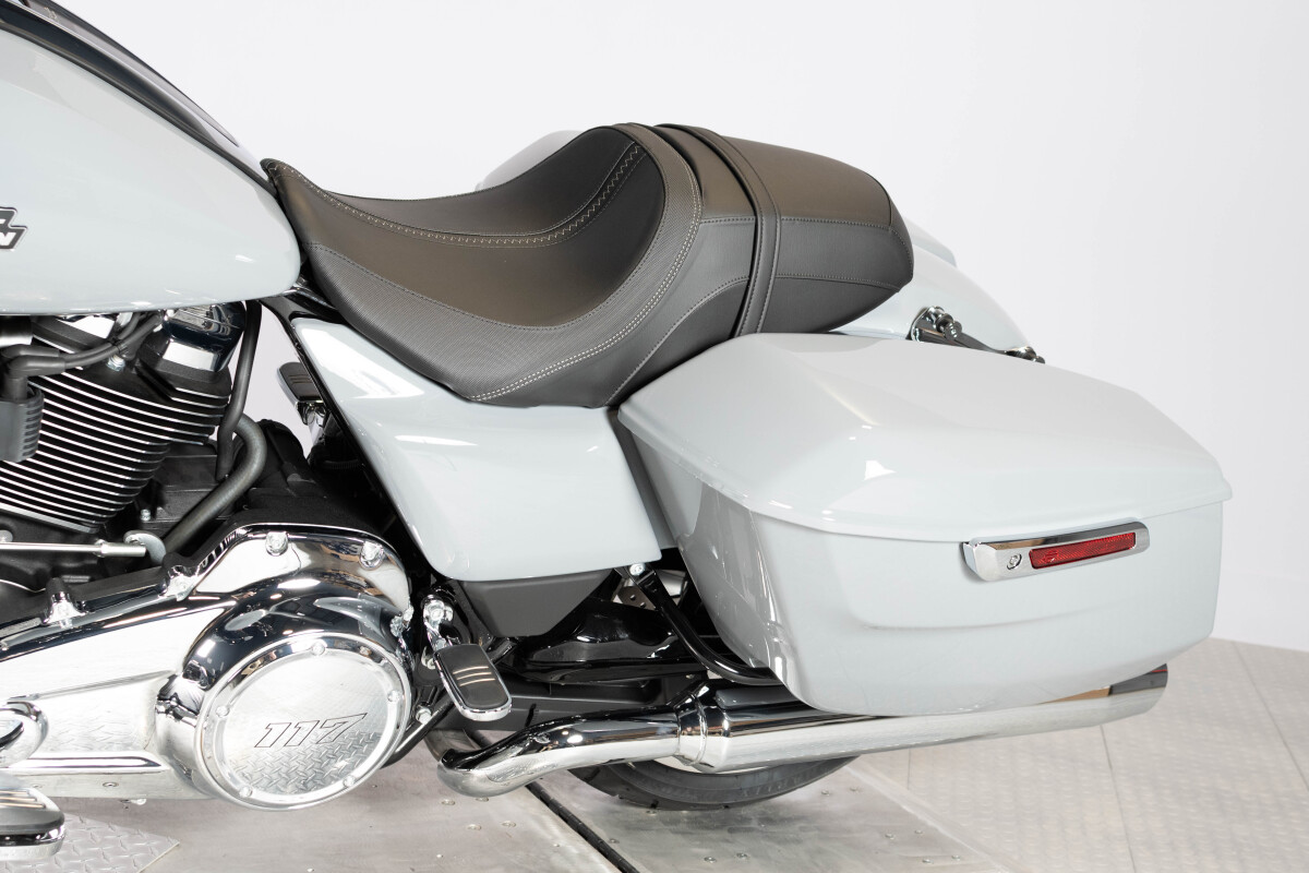 2026 Harley-Davidson® Road Glide™ FLTRX, photo 12