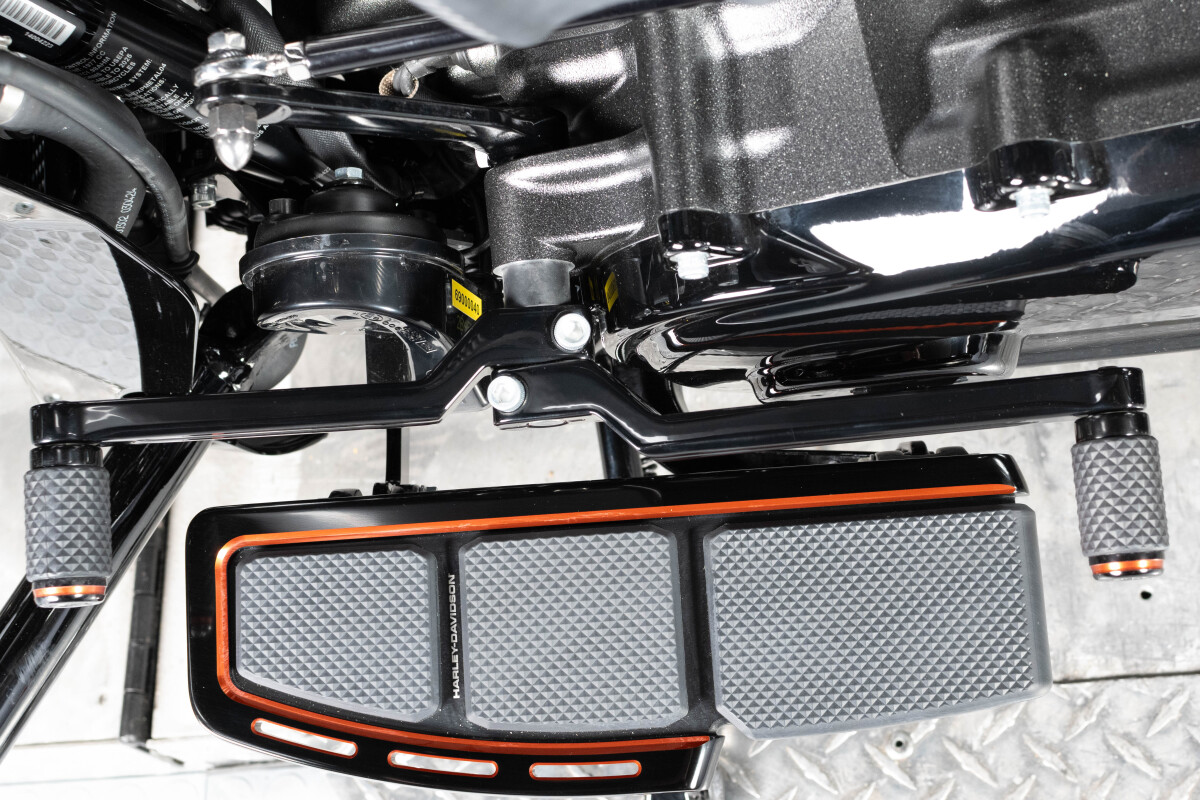 2025 Harley-Davidson® CVO™ Street Glide® FLHXSE, photo 26